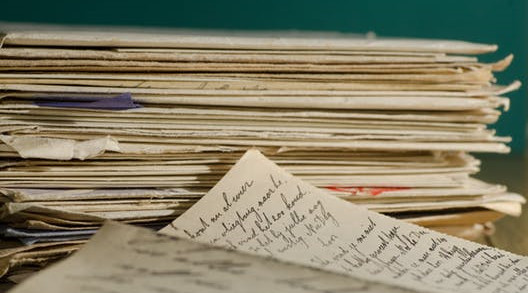 stack-letters-letter-handwriting-family-letters-51191_副本.jpg